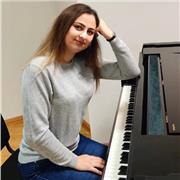 Profesora compositora y pianista ofrece clases particulares de piano, músico terapia, teoría musical y composición